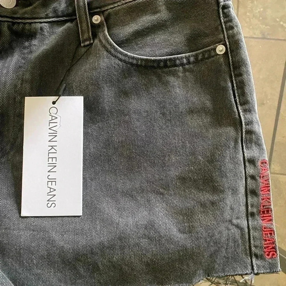 Calvin Klein Mid Rise Embroidered Weekend Short - Picture 4 of 7